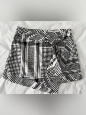Guess Black and White Patterned Skirt